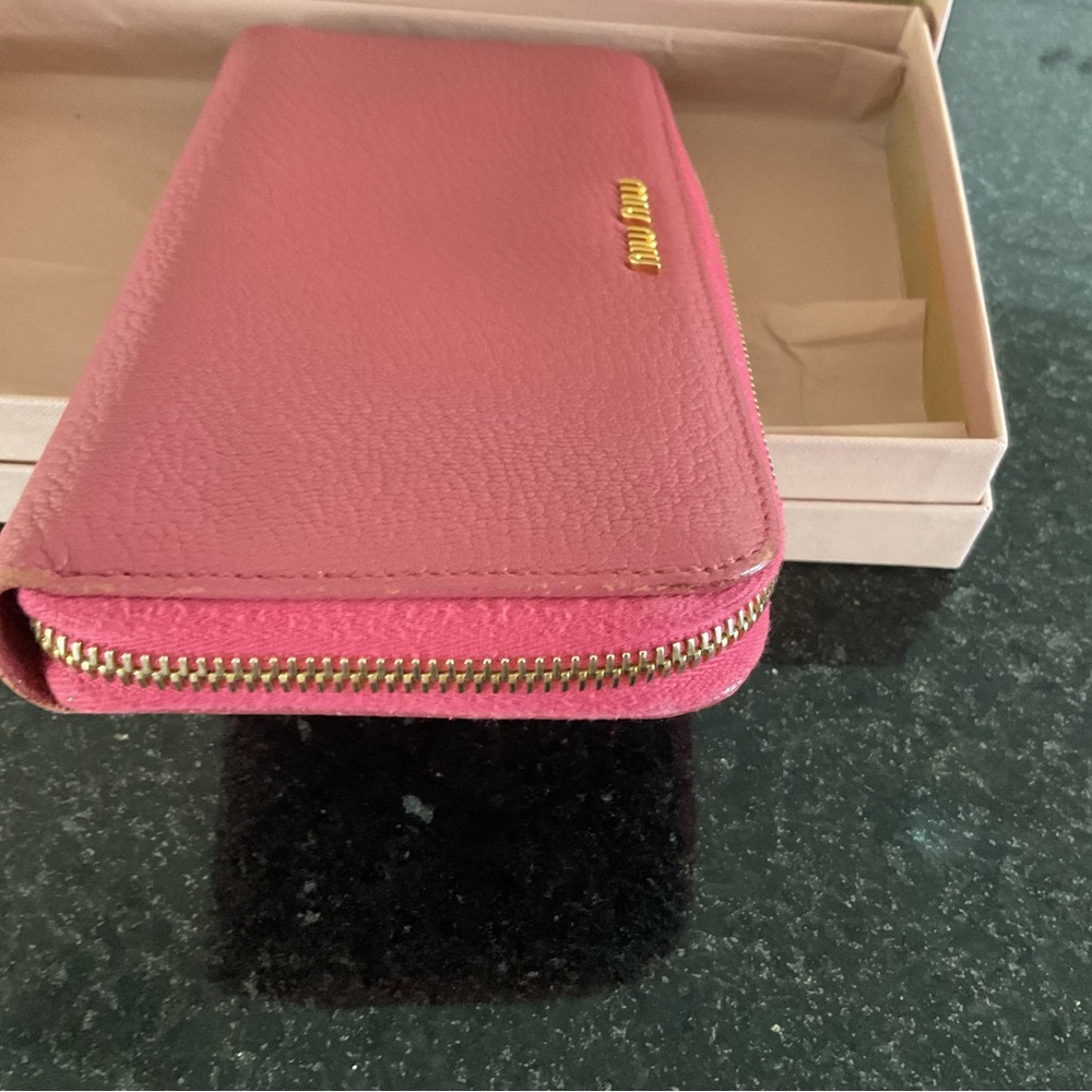 ❌SOLD. Miu Miu Zippy Raspberry Wallet - Picture 8 of 11